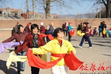 北京小汤山医院离退休老同志欢天喜地过“三？八”妇女节