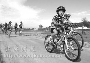 目标：小学生毕业前都学会骑自行车