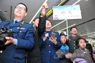 沈阳军区援利抗埃英雄凯旋