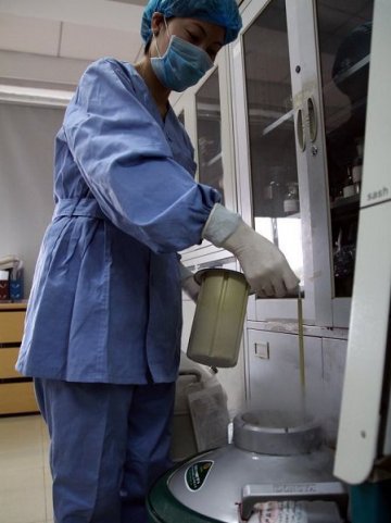 探秘人类精子银行 捐精者95%是大学生