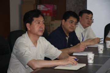 卫生部陈啸宏副部长视察我中心成都工作站