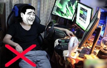 预防猝死！屌丝青年演示不健康使用电脑姿势