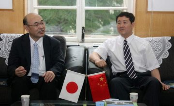 杨宝峰校长会见日本滋贺医科大学远山育夫教授