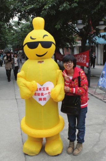 高校发安全套女生又羞又好奇