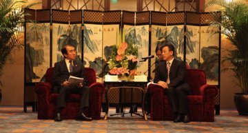 省政府常务副省长魏宏在成都会见日本救援队和医疗代表团