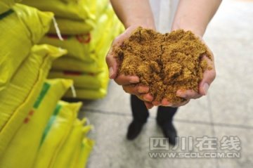 潲水规范处理遇尴尬：餐馆上交掺假 藏着卖钱