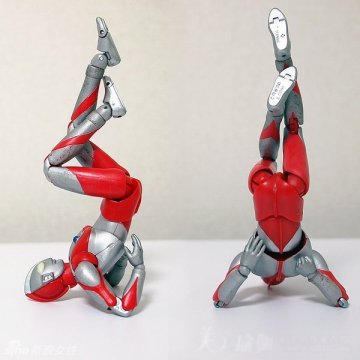 奥特曼 教你瑜伽标准动作