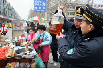 严查餐饮业用油