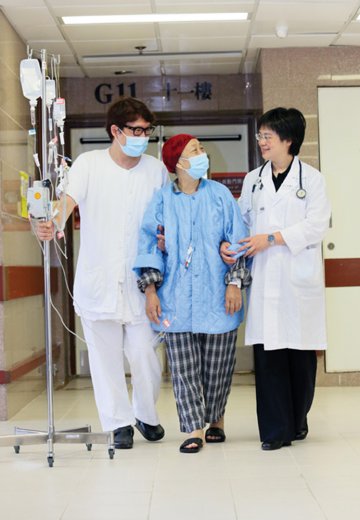 杰出医生设绿色通道医血癌