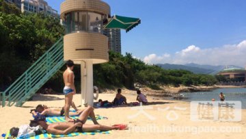 秋老虎出巡冰凉巾抵御 喝冻饮也要看体质