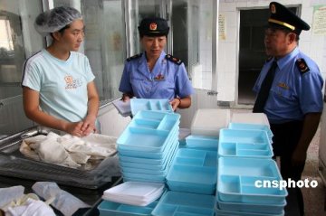 中国城乡居民面临营养缺乏与营养过度双重挑战