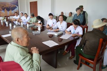 呼伦贝尔市医院专家到我院义诊